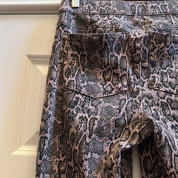 Spanx jean ish snake print ankle leggings Small - Picture 9 of 9